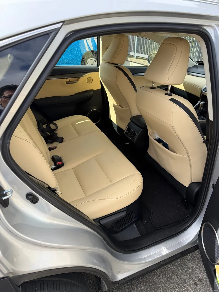 Car - Image 5