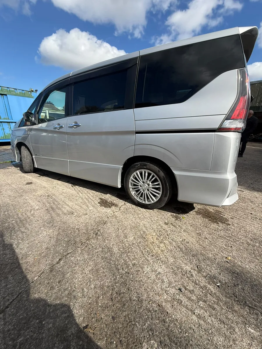 Nissan Serna highway star 2017 - 8 seater - Image 6