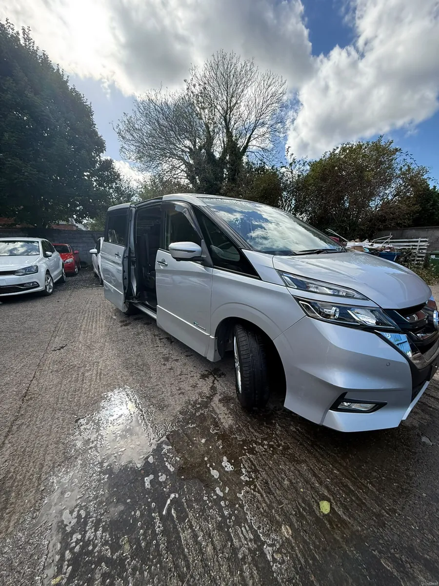 Nissan Serna highway star 2017 - 8 seater - Image 4