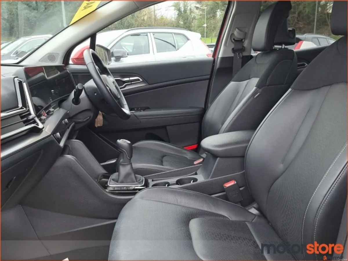 Kia Sportage ** DEPOSIT TAKEN ** K3 Diesel - Ex Ma - Image 3