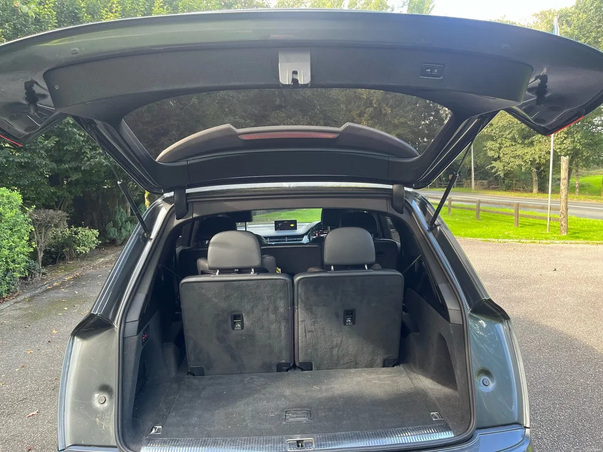 Audi Q7 3.0tdi 272 Q TIP S Line 4D 7 seater - Image 6