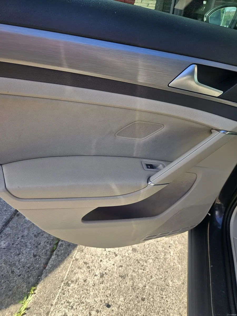 Volkswagon golf - Image 5
