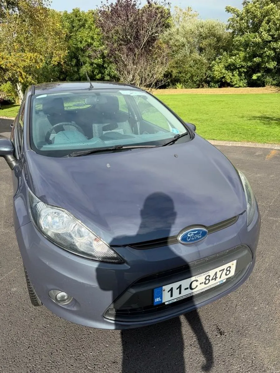 2011 Ford Fiesta - Image 2
