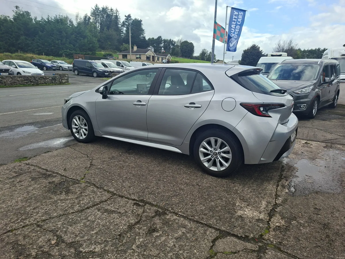 2024 Toyota Corolla 1.8 Hybrid Luna Hatchback - Image 5