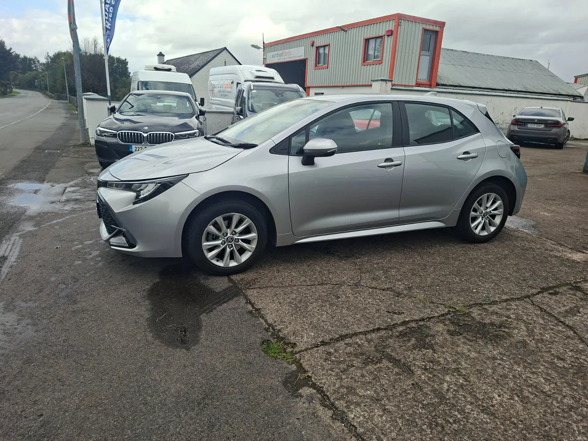 2024 Toyota Corolla 1.8 Hybrid Luna Hatchback - Image 4