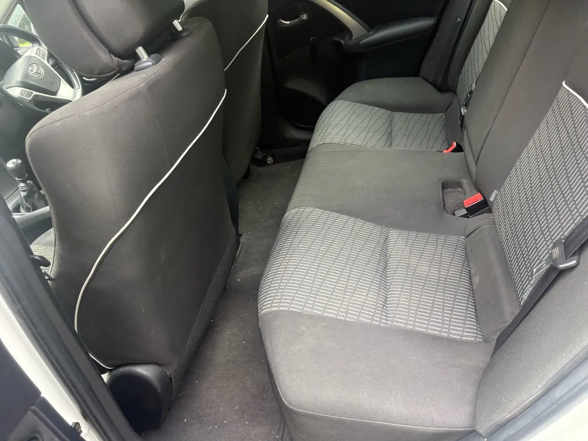 2012 Toyota Avensis 2.0 D4D - Image 6