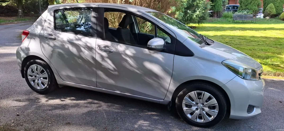 11 Toyota Yaris , LUNA. , NEW model - Image 4