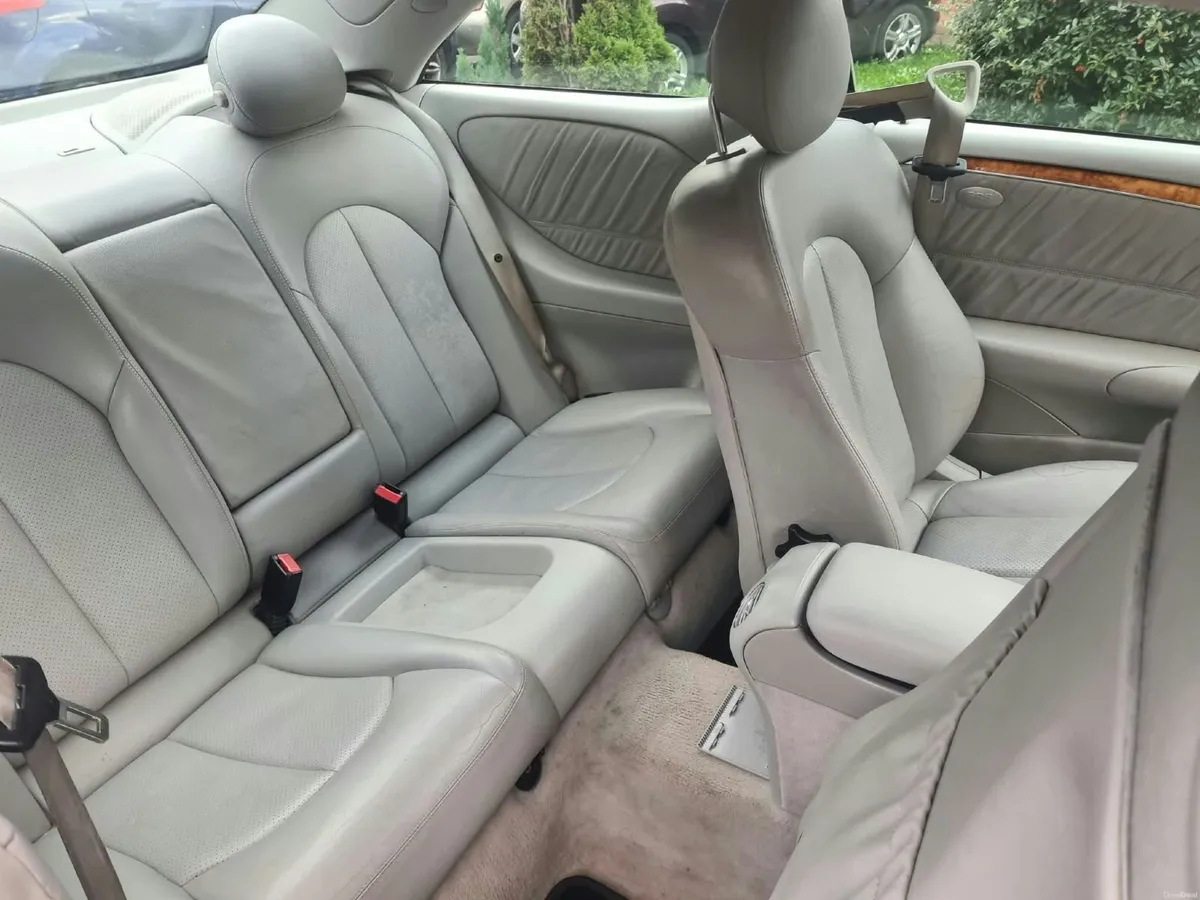 Mercedes-Benz CLK 2005 - Image 2