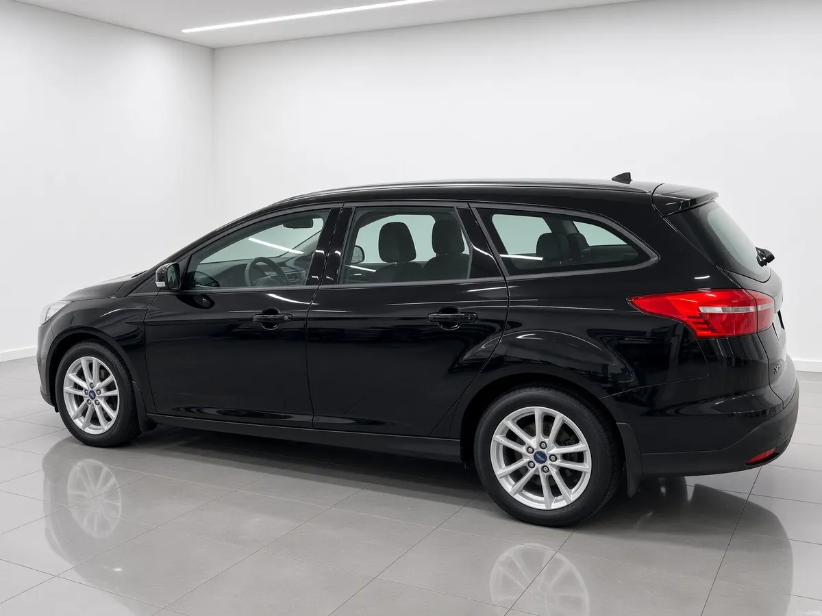 Ford Focus 2016 style estate - Image 2