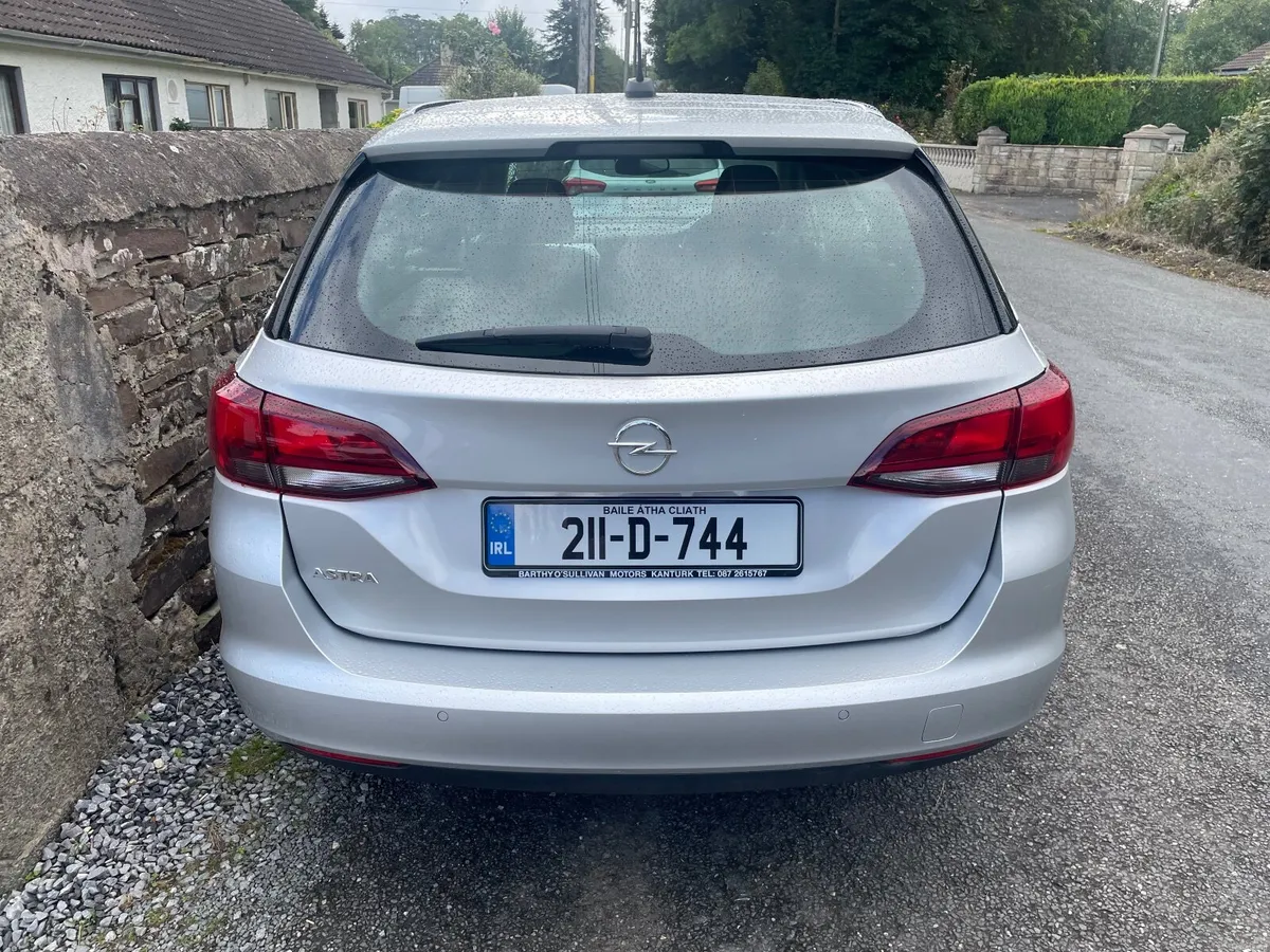 Opel Astra SRI Automatic Estate - Image 5