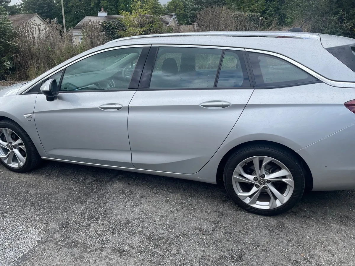 Opel Astra SRI Automatic Estate - Image 6