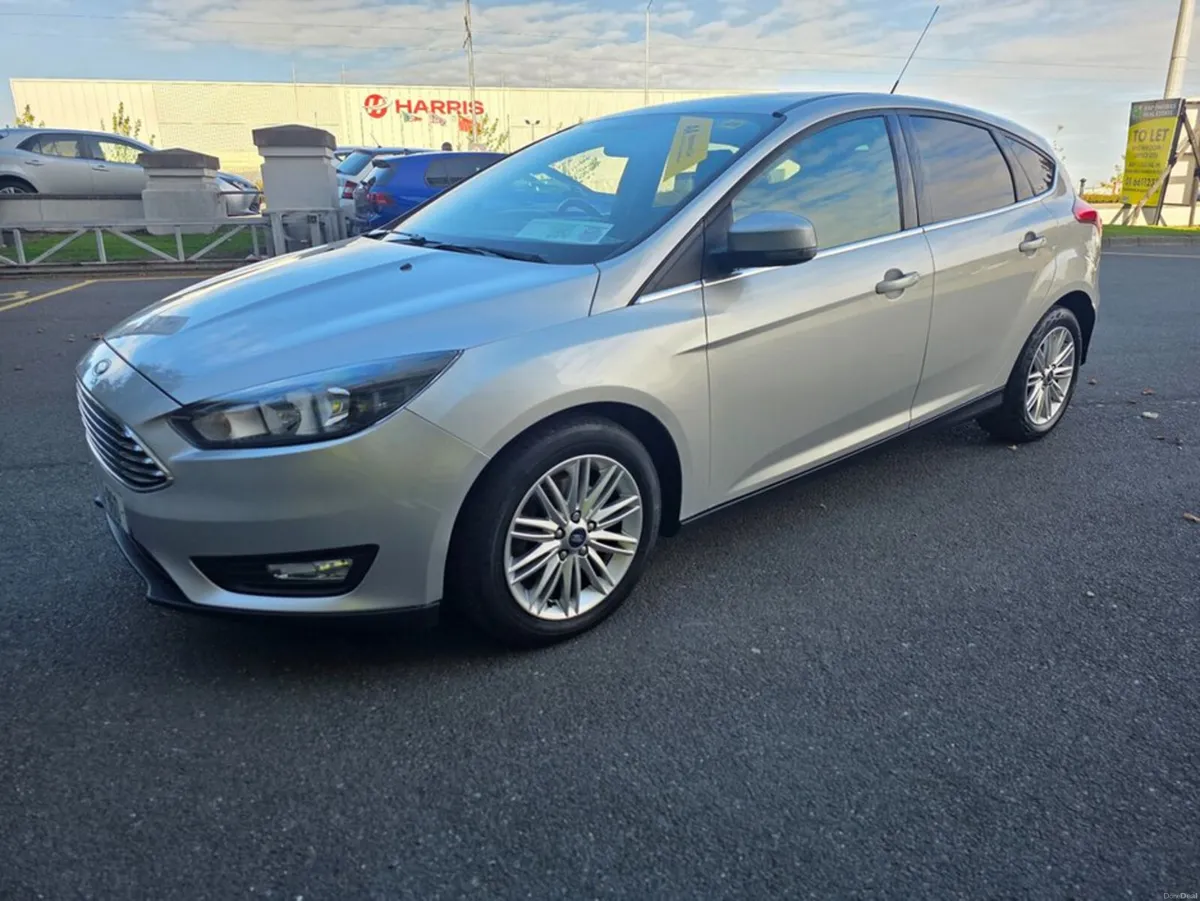 Ford Focus 1.0 PETROL, ZETEC MODEL, LOW MILEAGE, F - Image 4