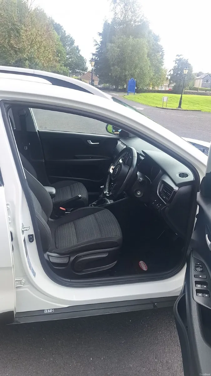 Kia Stonic 2018 - Image 4
