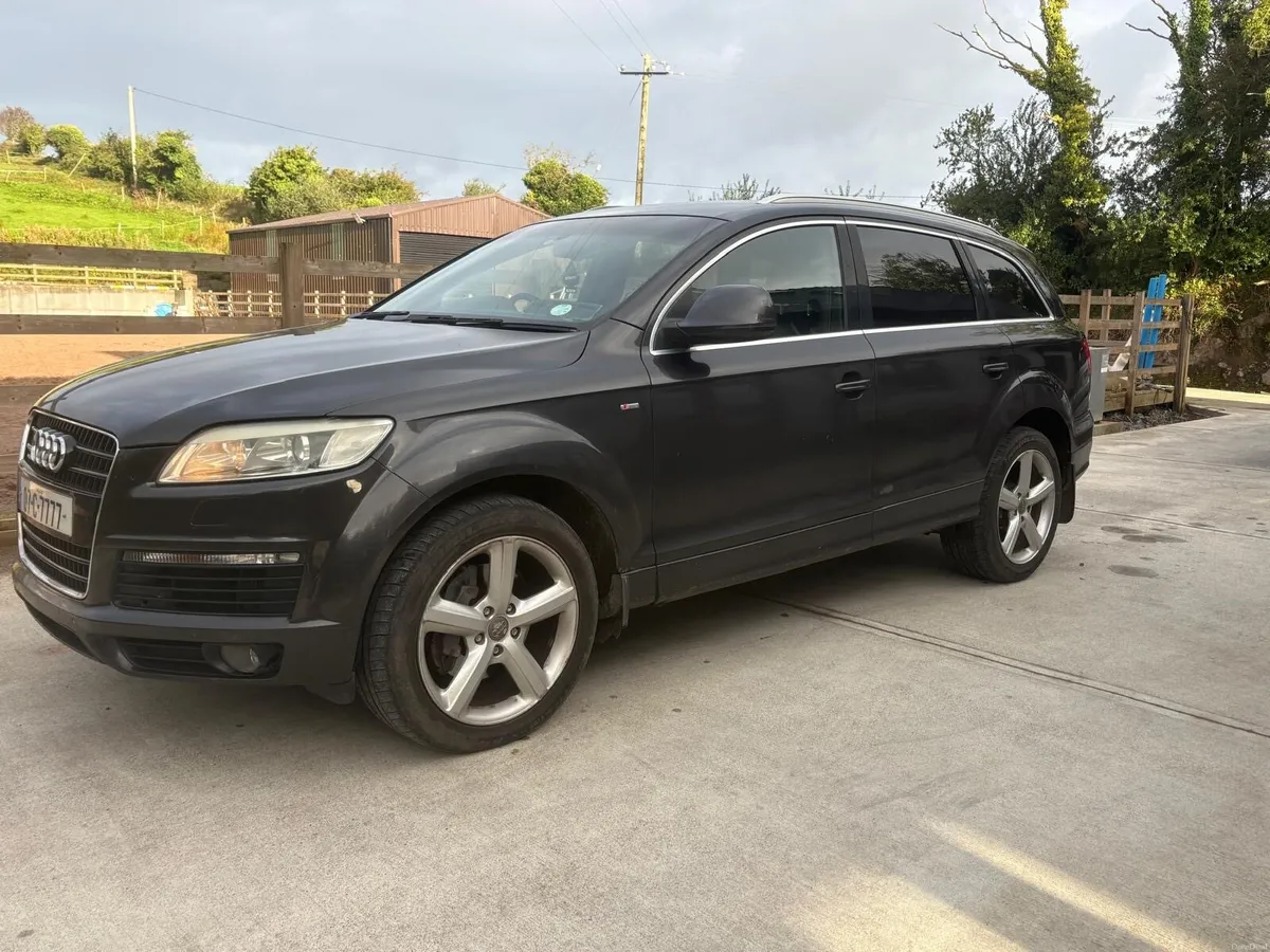 Audi Q7 - Image 2