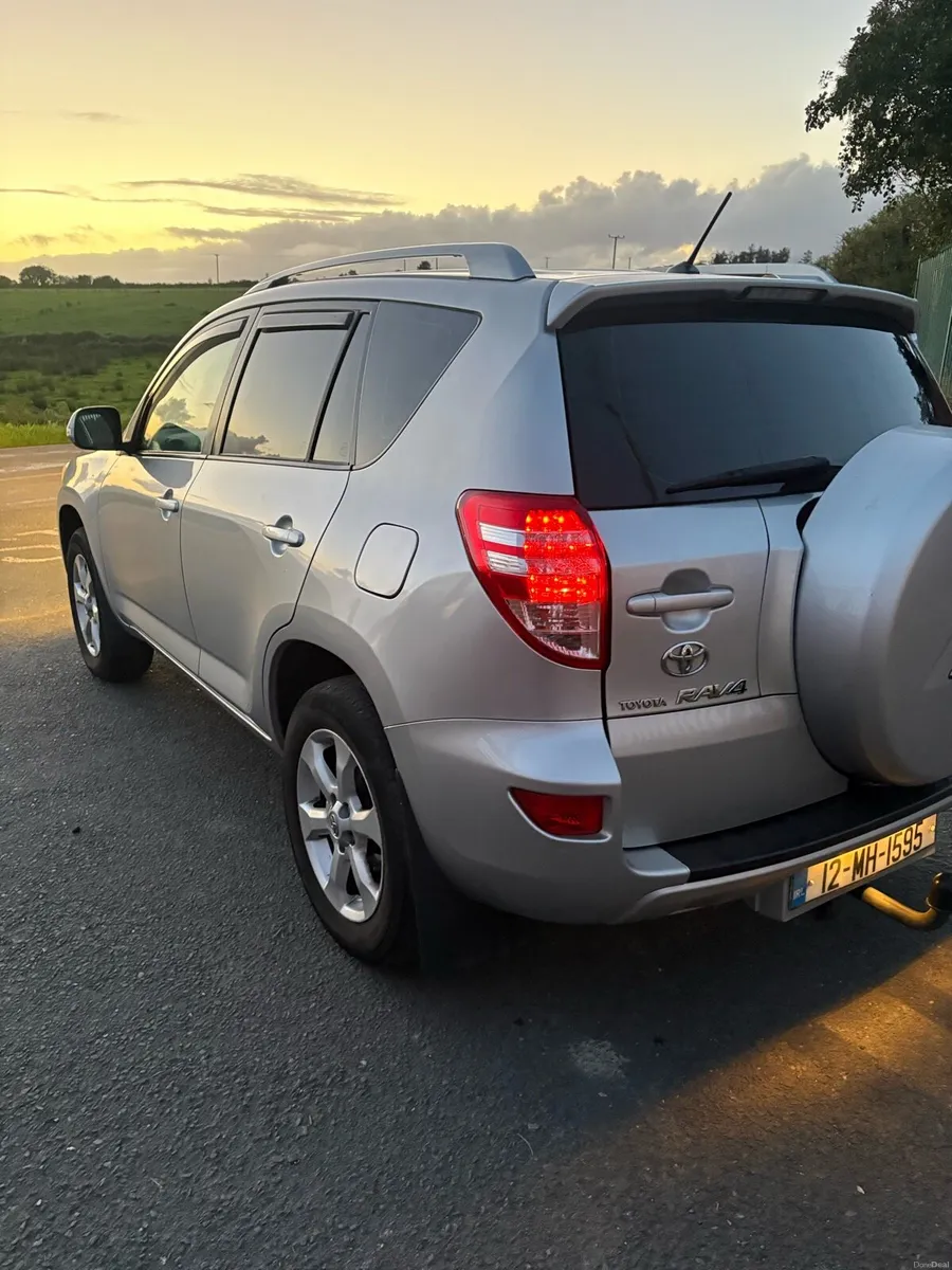 Toyota rav 2012 4wd - Image 2