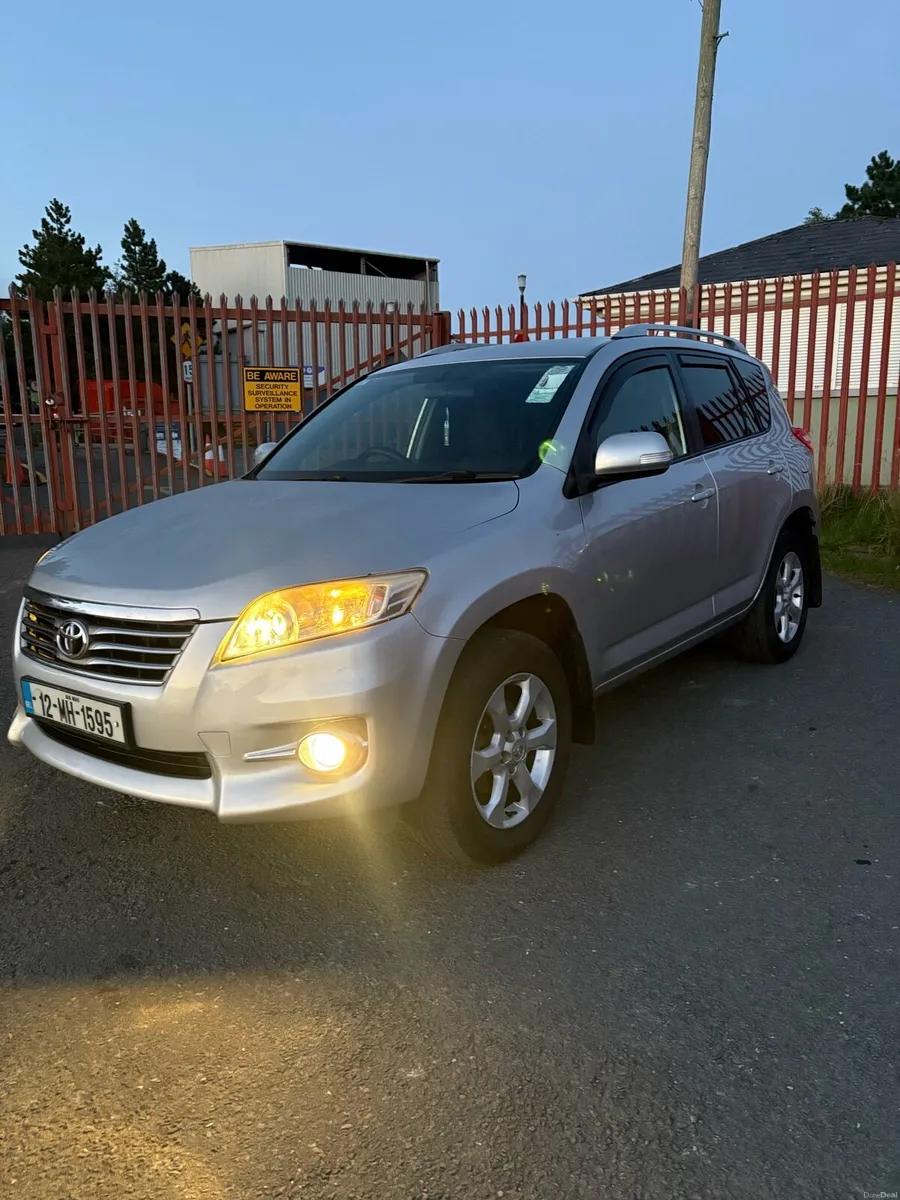 Toyota rav 2012 4wd - Image 3