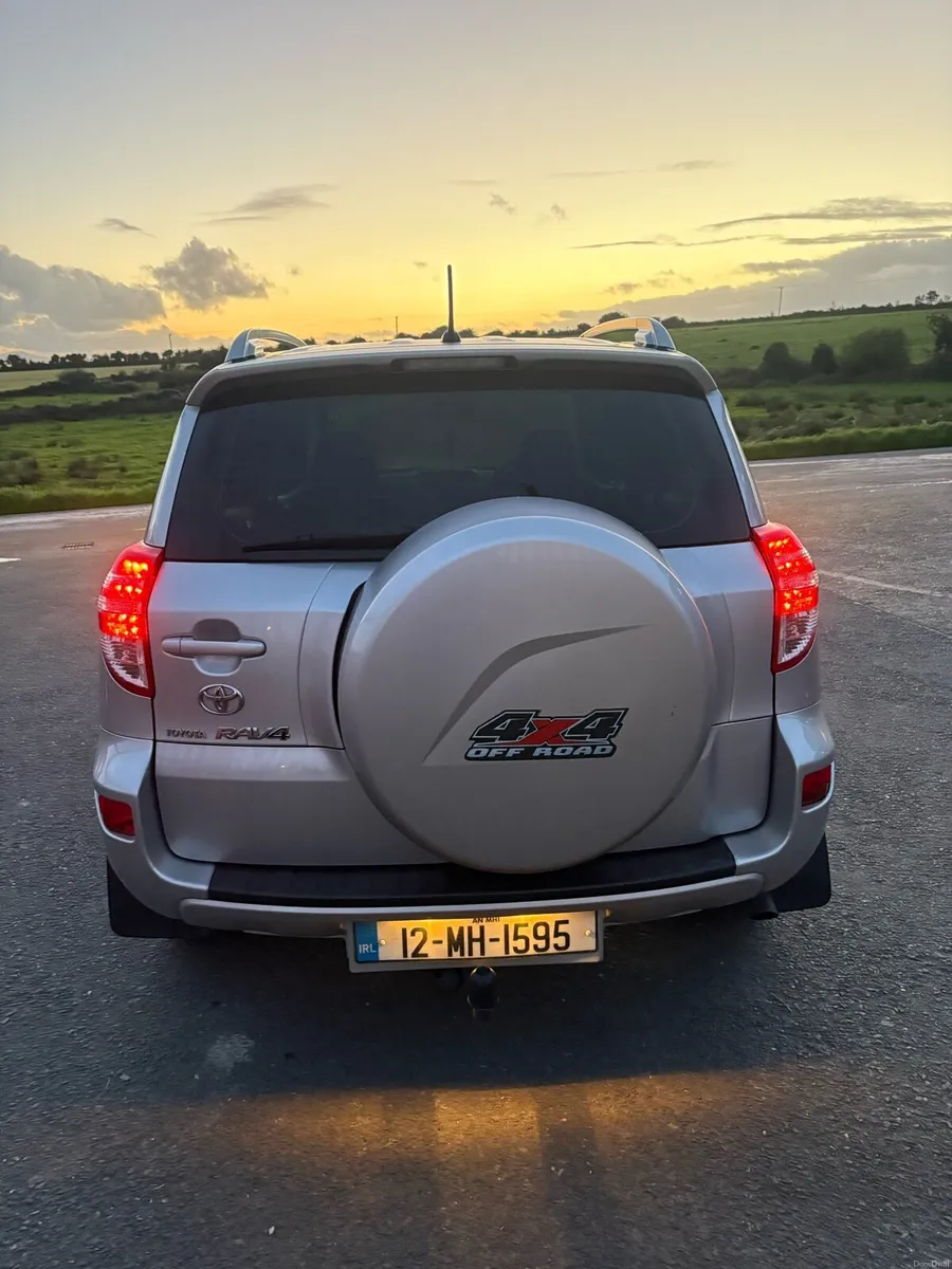Toyota rav 2012 4wd - Image 5