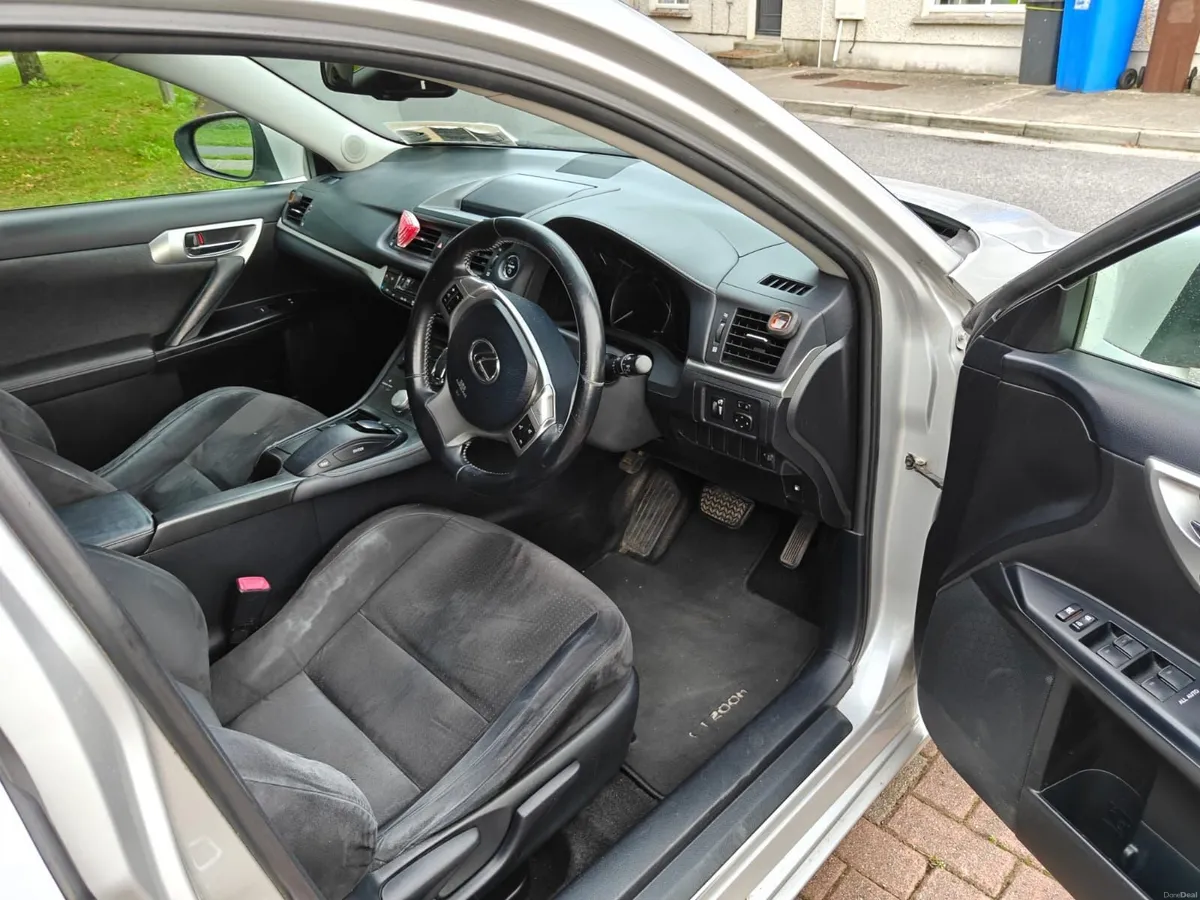 Lexus CT 2012 - Image 5