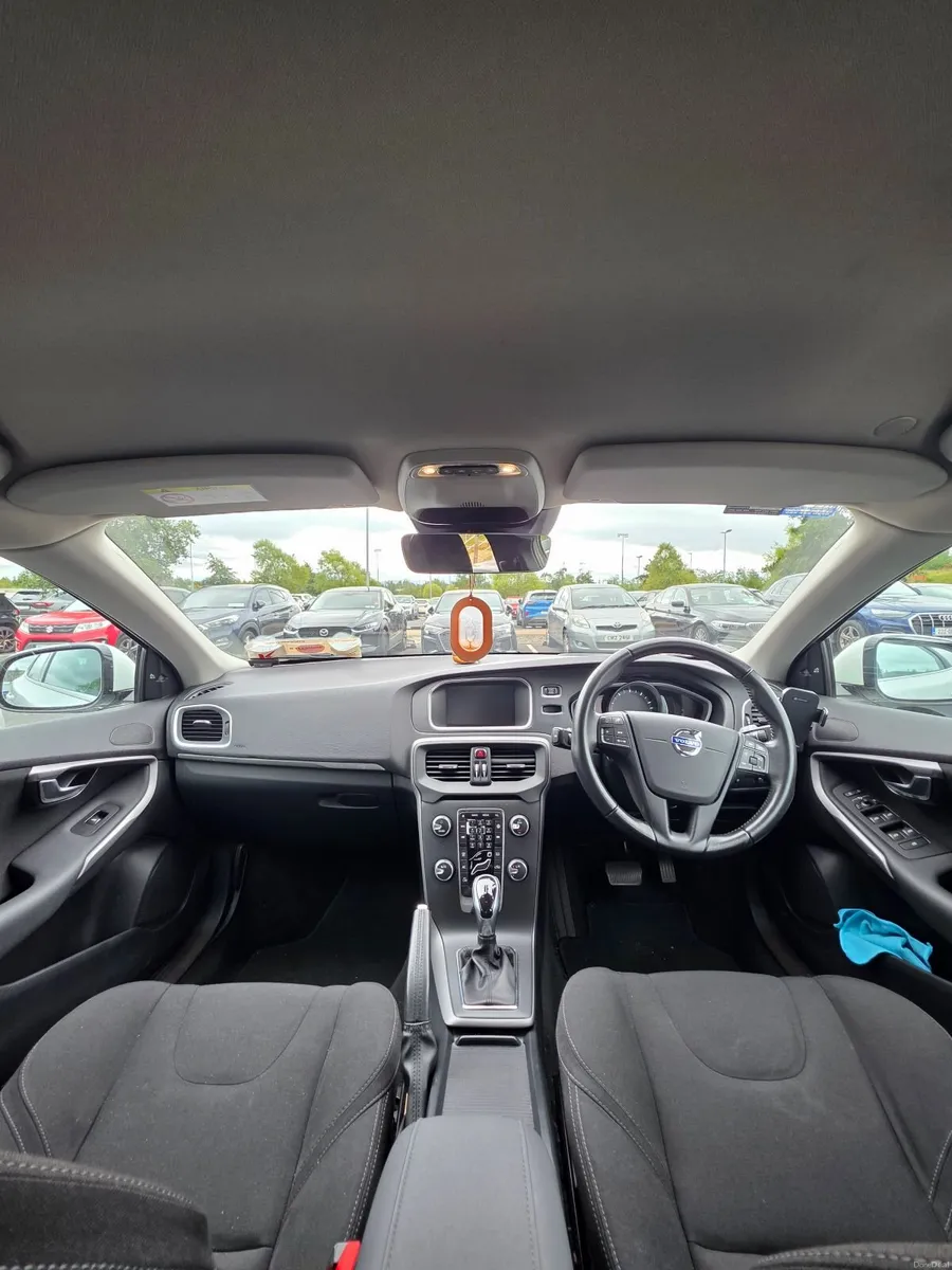 Volvo V40 2015 - Image 3