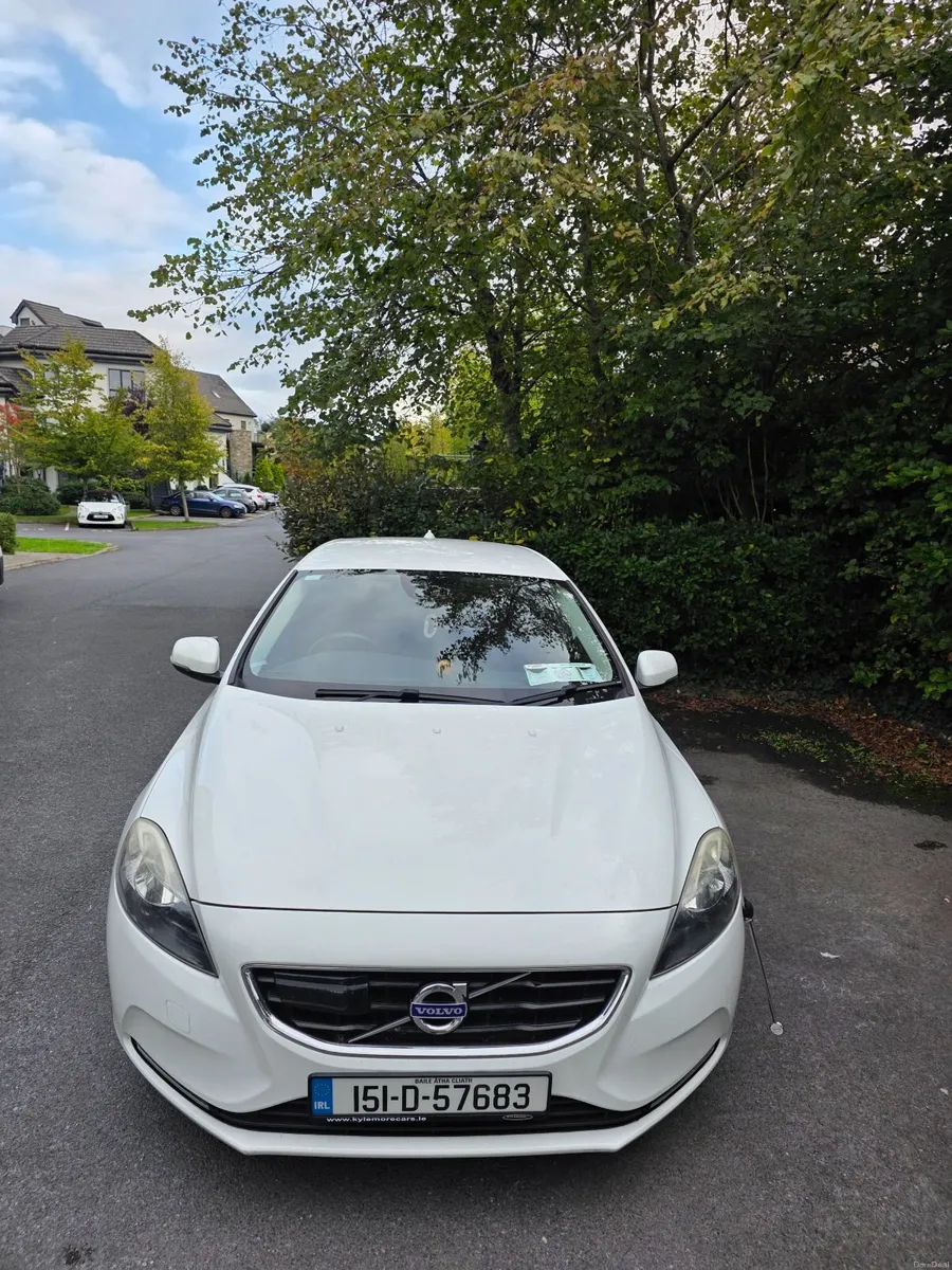 Volvo V40 2015 - Image 1