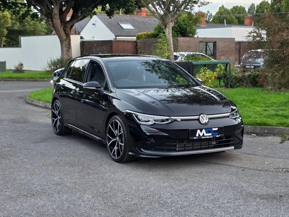 2024 Volkswagen Golf R-Line DSG 1.5 MHEV - Image 2