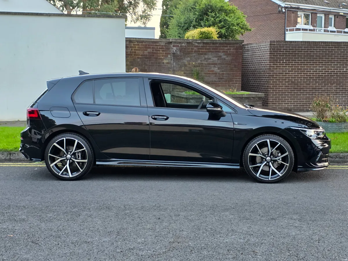 2024 Volkswagen Golf R-Line DSG 1.5 MHEV - Image 6