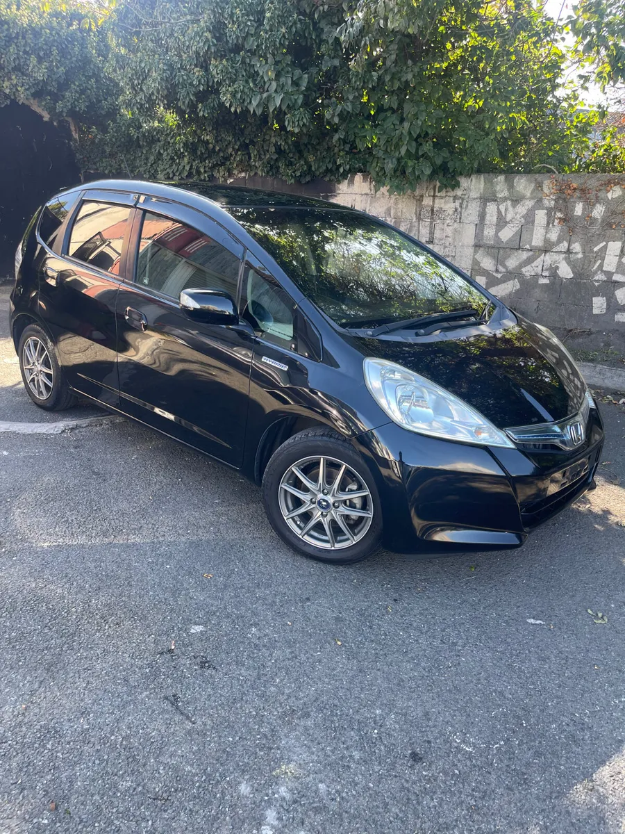 2013 Honda Fit hybrid automatic leather spec - Image 1