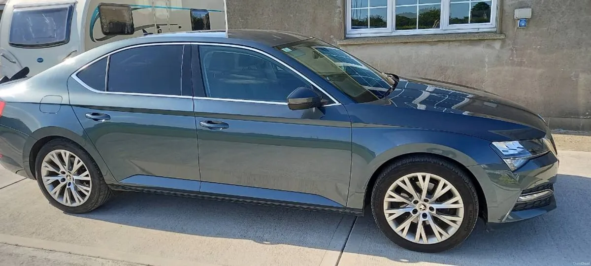 SKODA SUPERB - Image 6