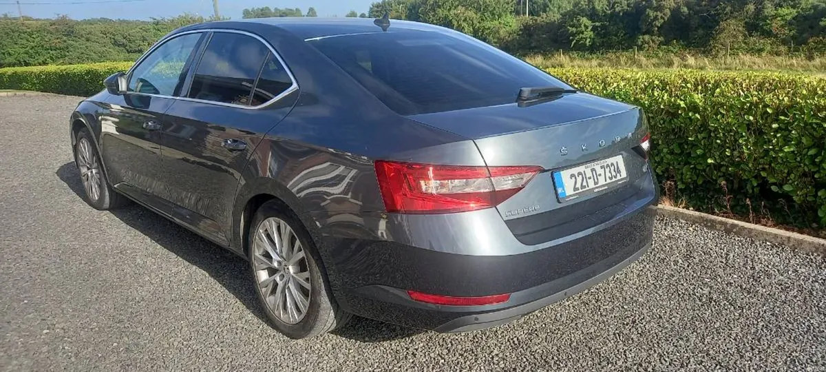 SKODA SUPERB - Image 2