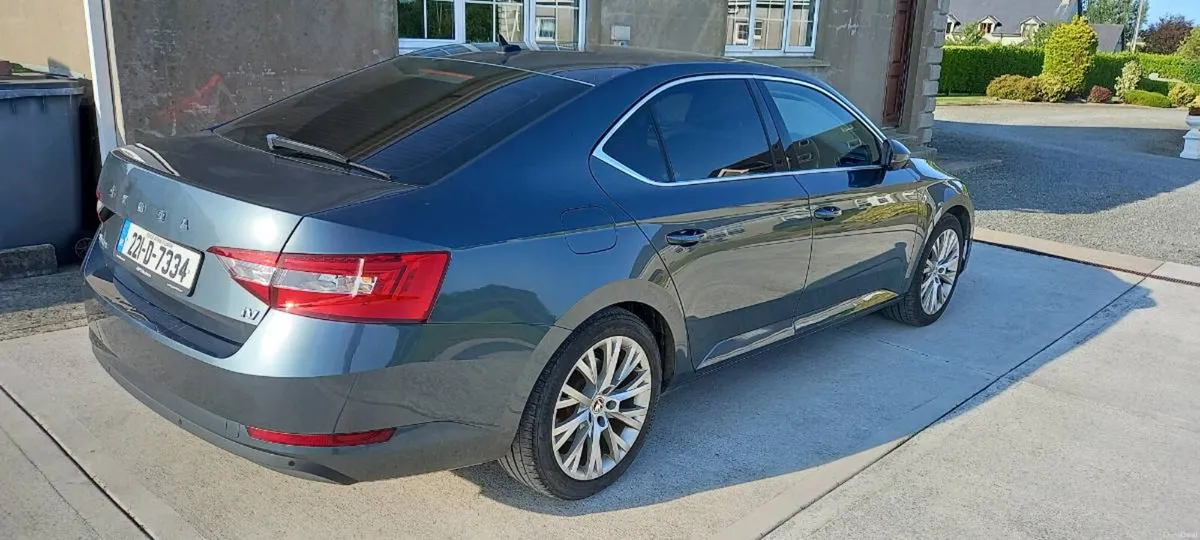 SKODA SUPERB - Image 1
