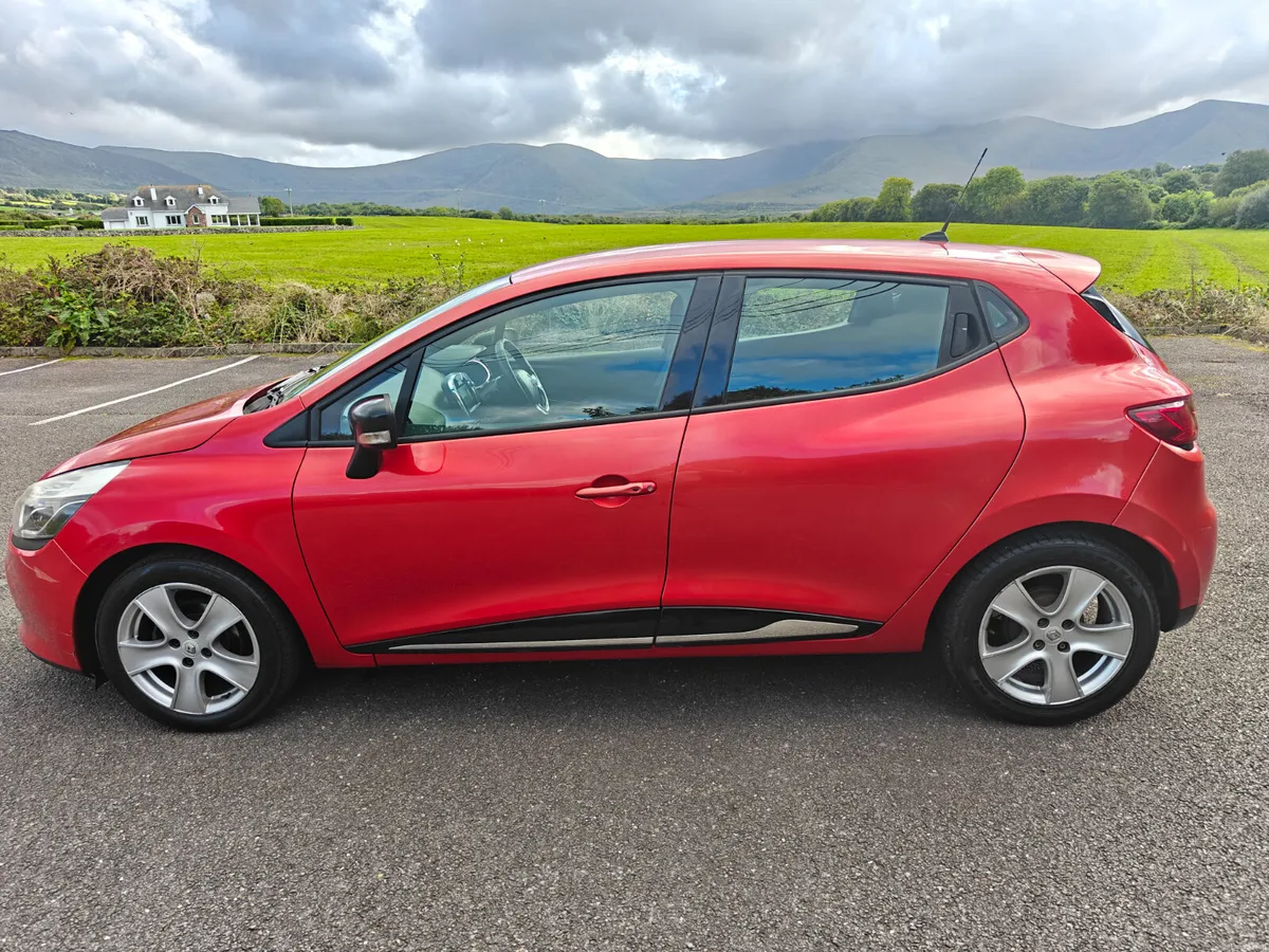 141 Renault Clio 1.2 petrol - Image 4