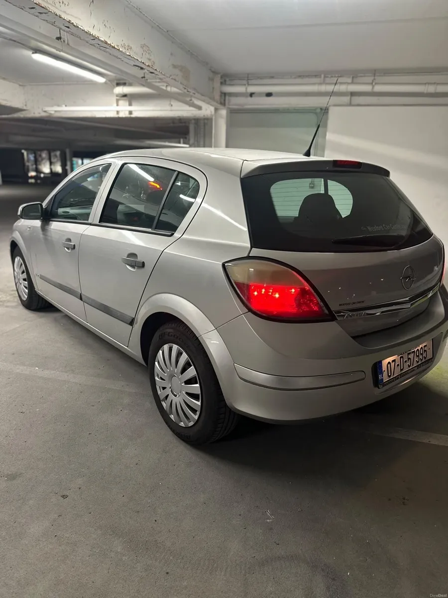 Opel Astra 2007 - Image 2