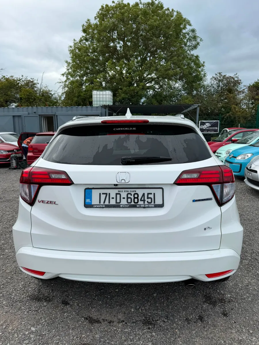 2017 Honda Vezel 1.5 Petrol Hybrid Automatic - Image 6