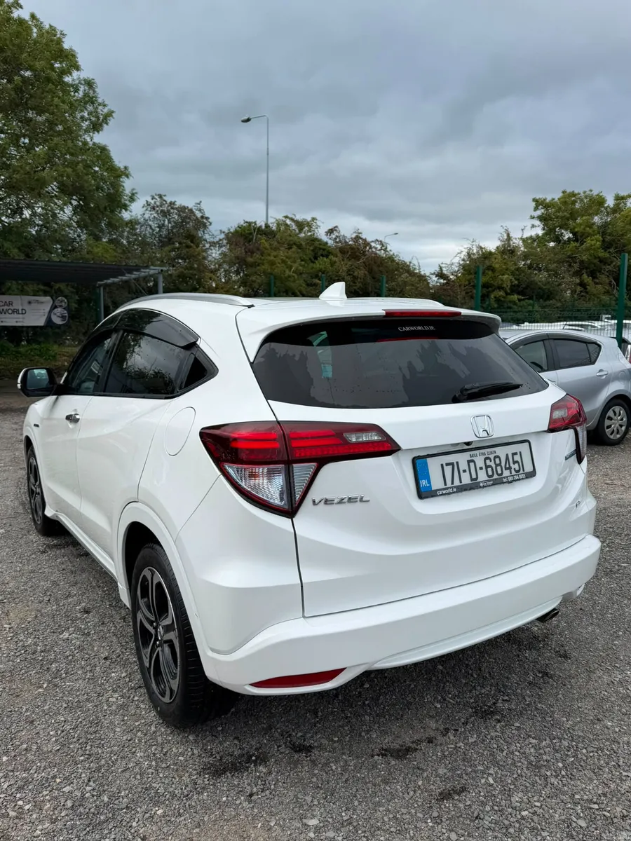 2017 Honda Vezel 1.5 Petrol Hybrid Automatic - Image 5