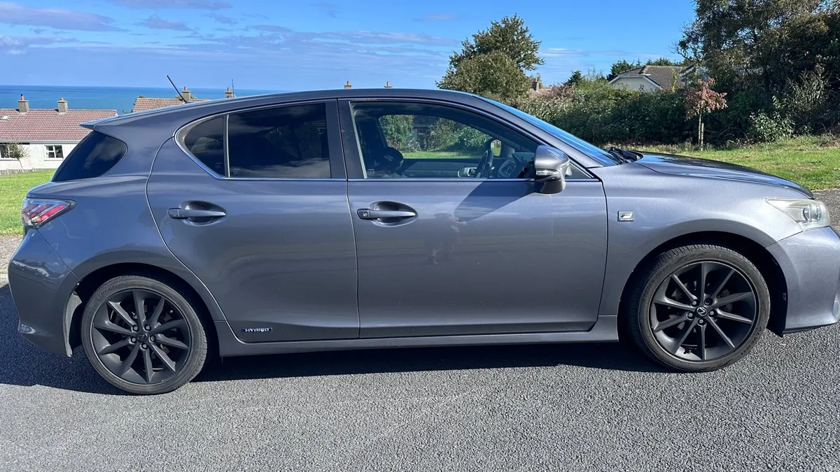 2013 Lexus CT200h F Sport Hybrid Automatic. - Image 3