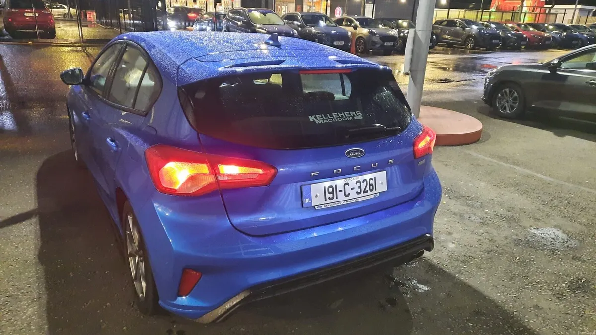2019 Ford Focus ST Line - Image 6