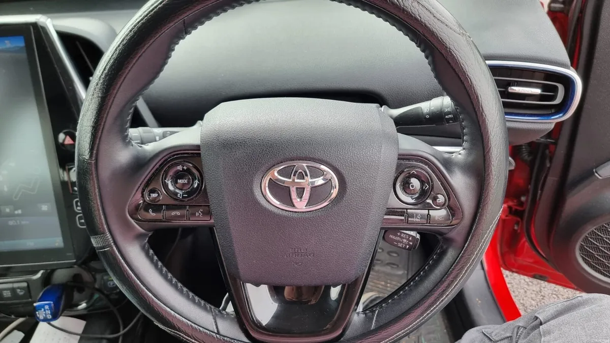 Toyota Prius Car Taxi or Private - Image 5