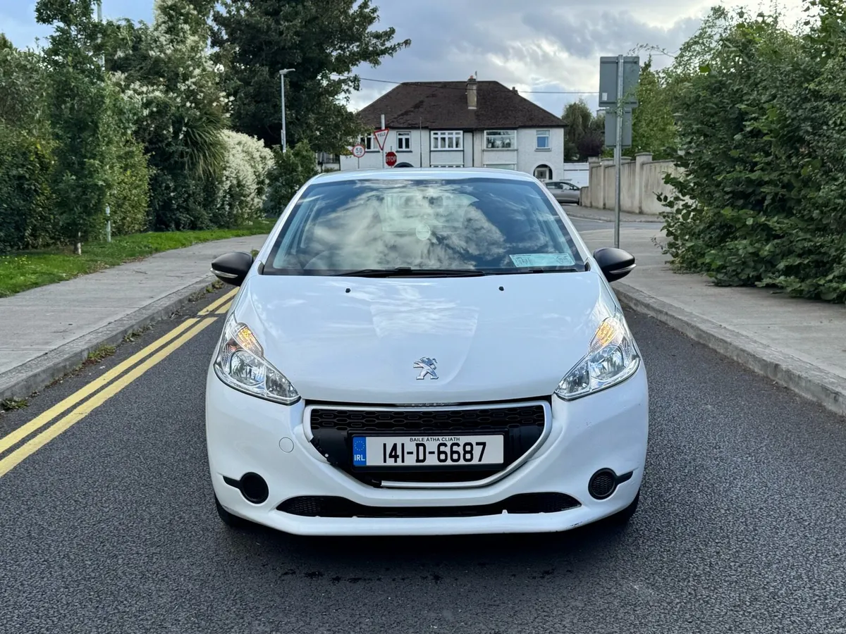 Peugeot 208 - Image 2