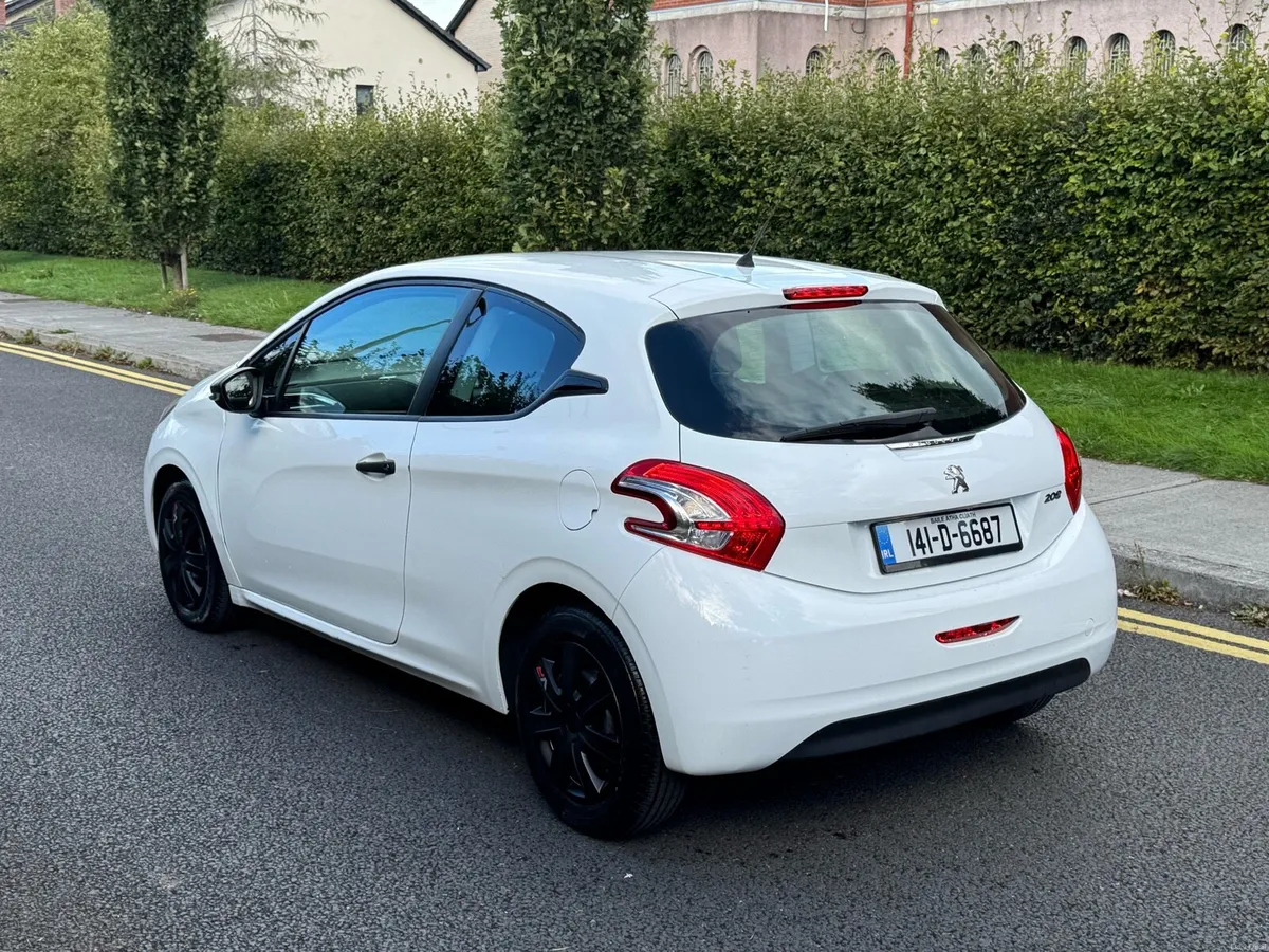 Peugeot 208 - Image 4