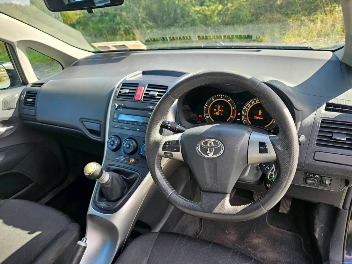 Toyota Auris - Image 6
