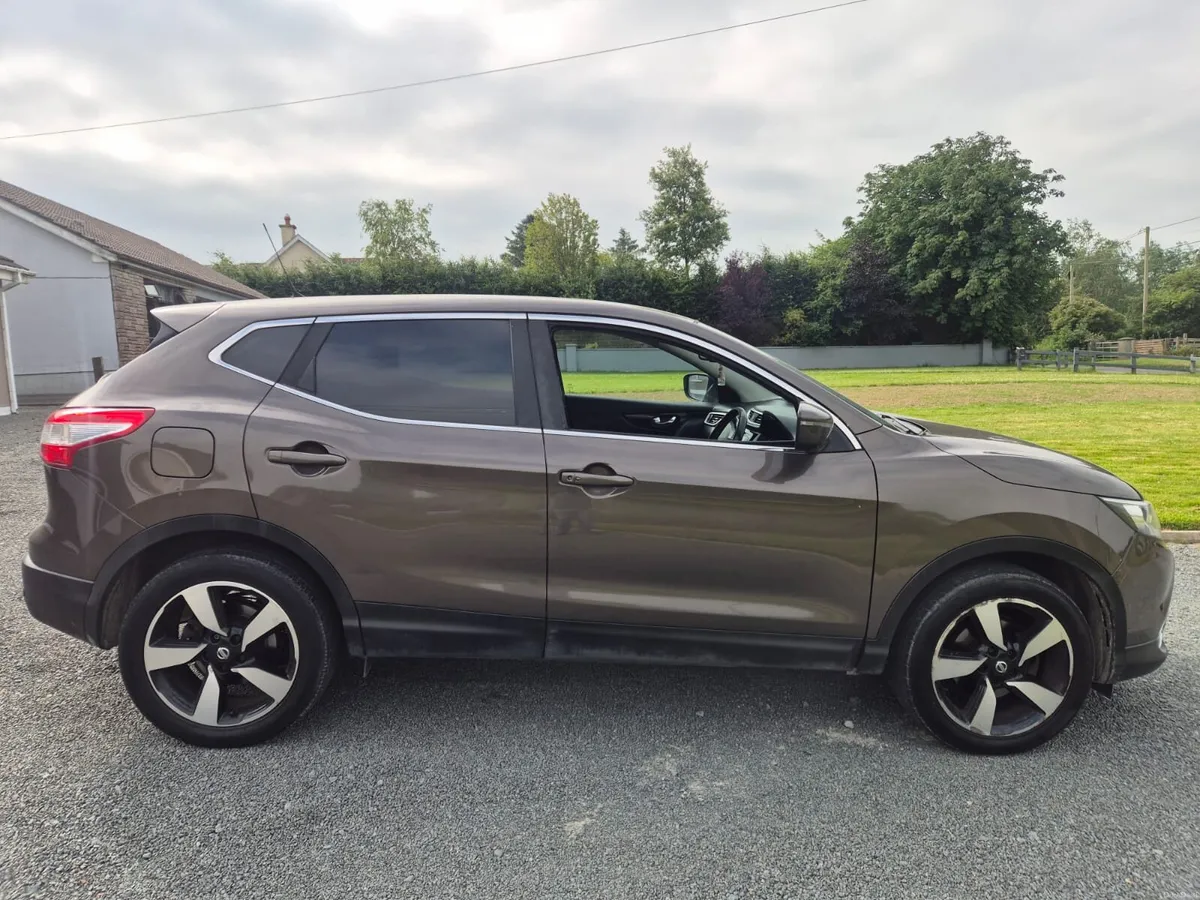 2017 Nissan Qashqai - Image 2
