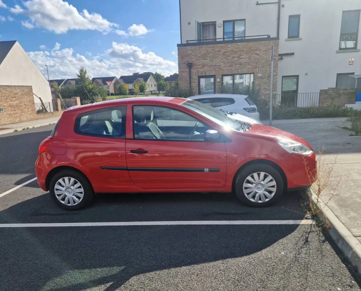 2012 Renault clio 1.1 nct 02/27 tax 11/26 - Image 1