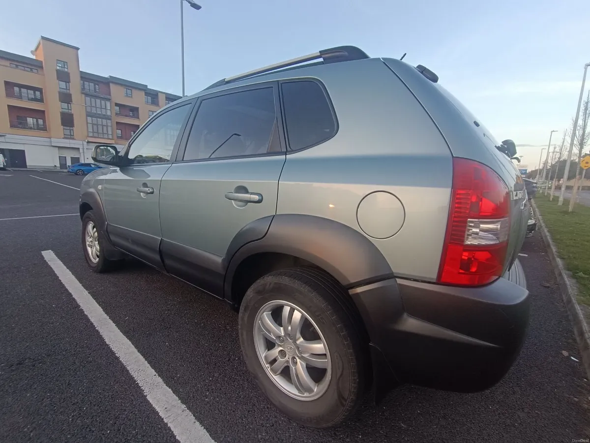 Hyundai Tucson 2007 Automatic - Image 2