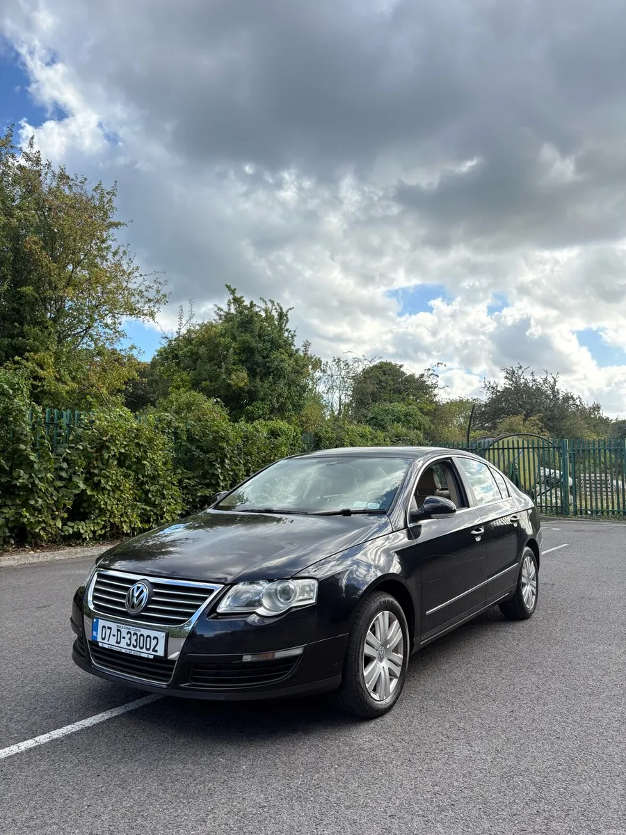 Volkswagen Passat - Image 2