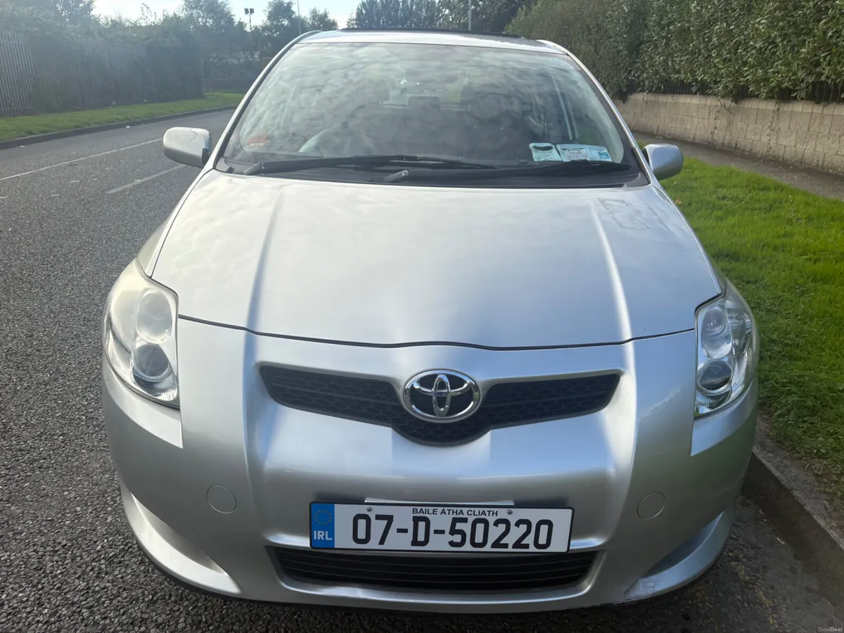 Toyota Auris sunroof New nct, tax and low km - Image 2