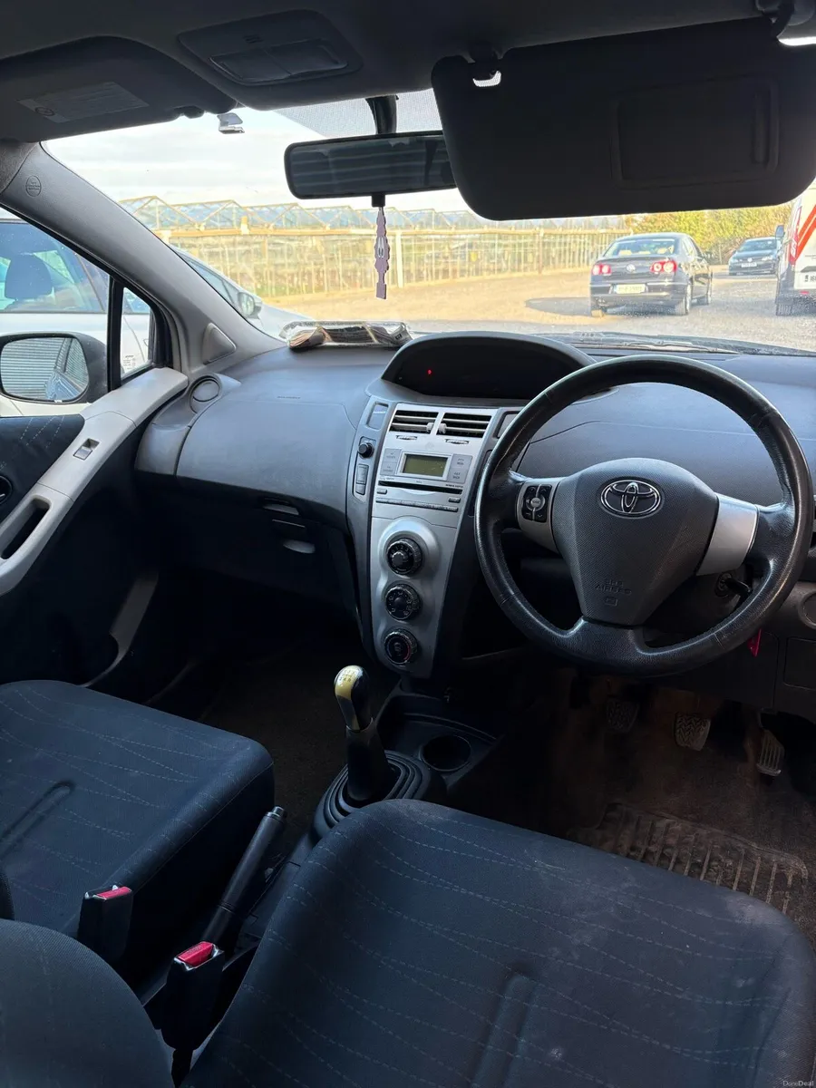 Toyota Yaris - Image 6