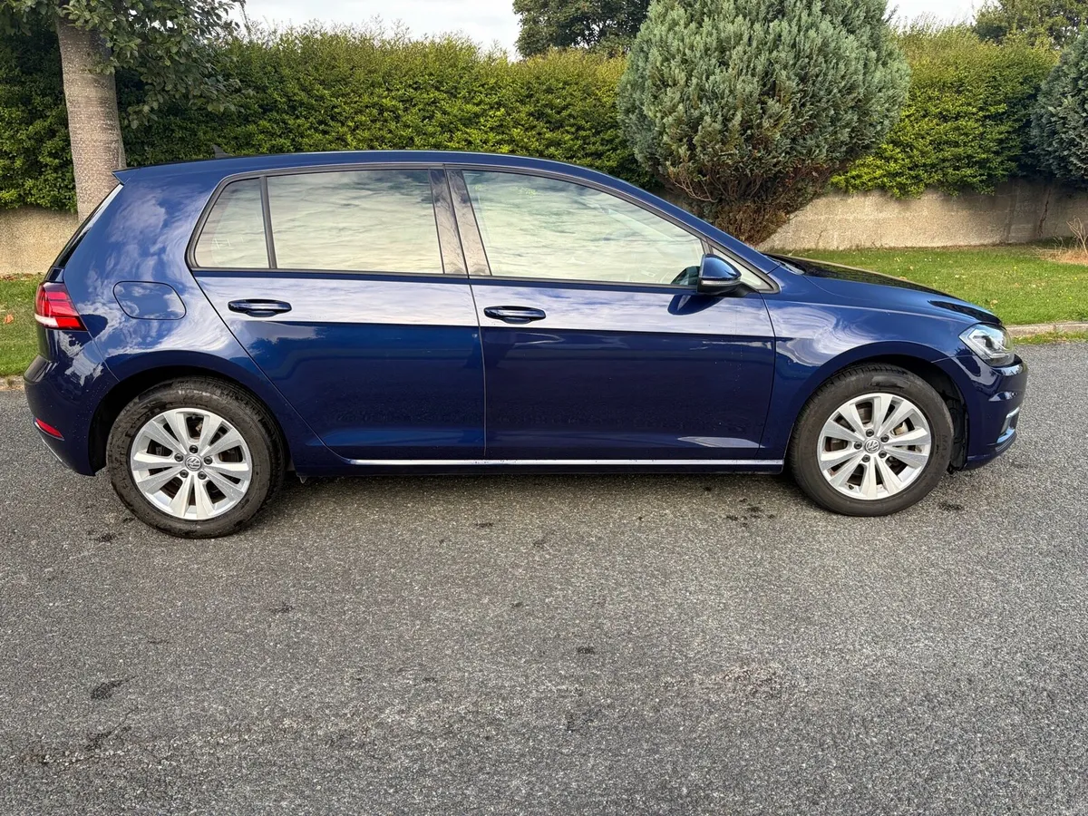 VOLKSWAGEN GOLF 2017, TSI 5 Dr **76,000 km** - Image 3