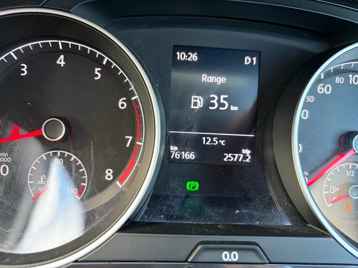 VOLKSWAGEN GOLF 2017, TSI 5 Dr **76,000 km** - Image 6