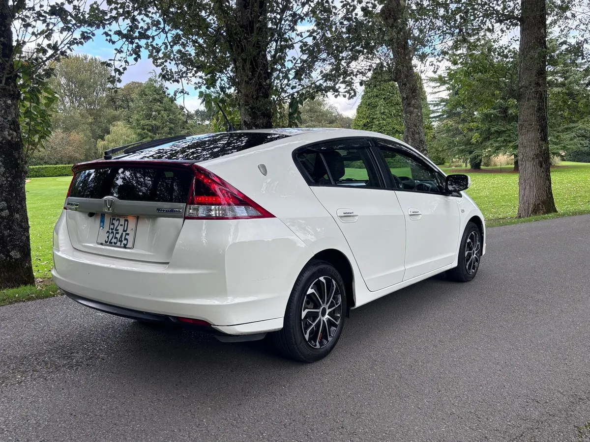 2015 automatic Honda insight 1.3 Hybrid - Image 2
