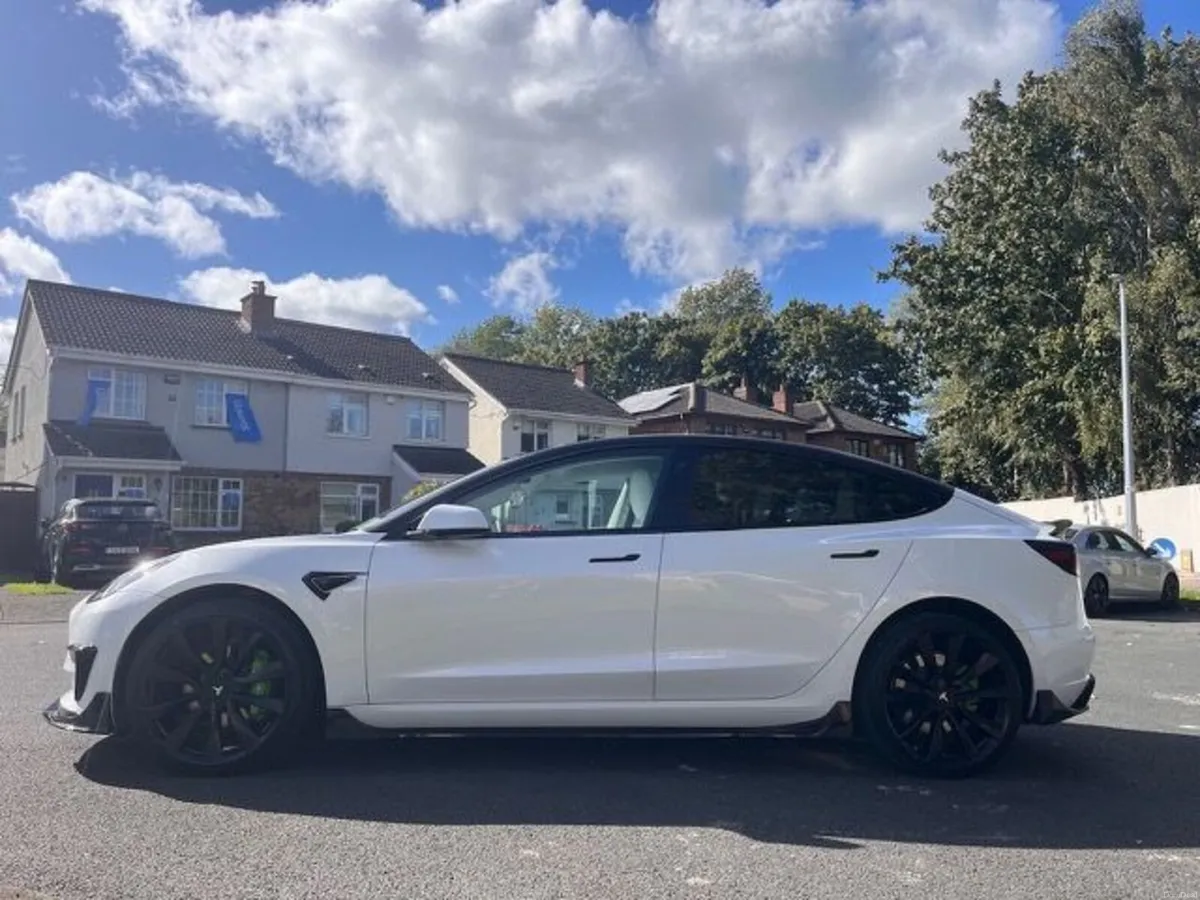Tesla Model 3 2023 - Image 1